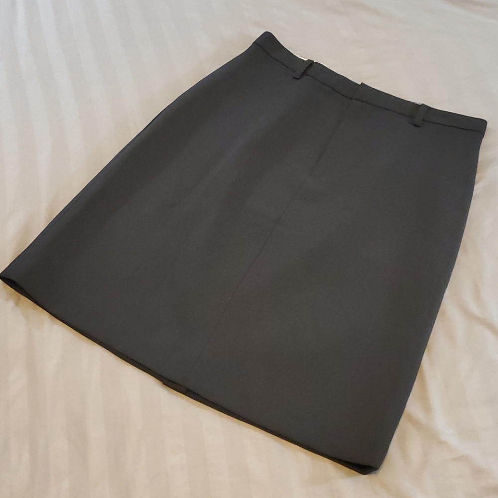GAP Stretch Black Skirt, Size 1 - Picture 6 of 8